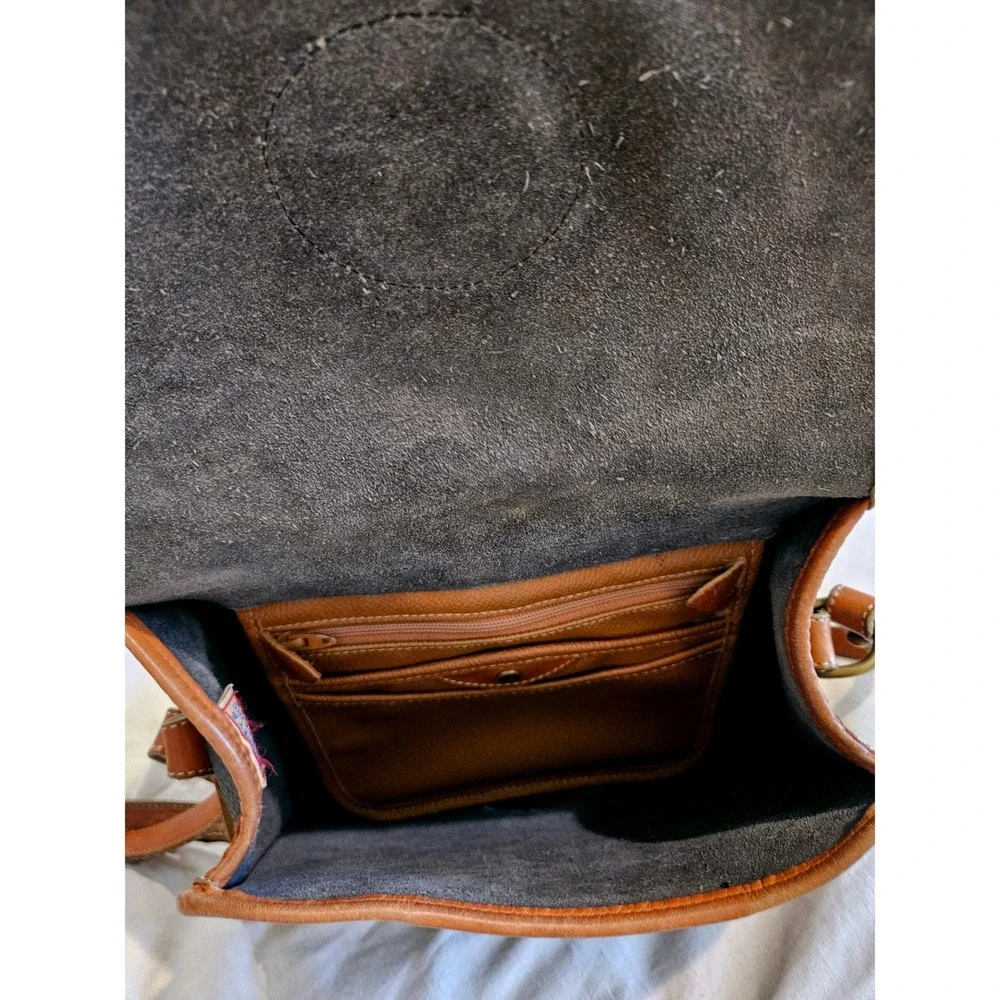Dooney & Bourke Vintage All Weather Leather Crossbody Bag Black Tan Duck Logo